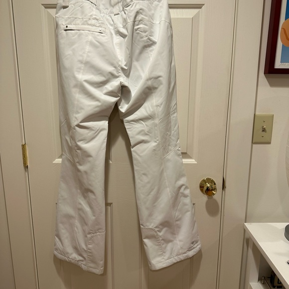 Womens like new Obermeyer size 10 white ski pants. - Picture 3 of 6